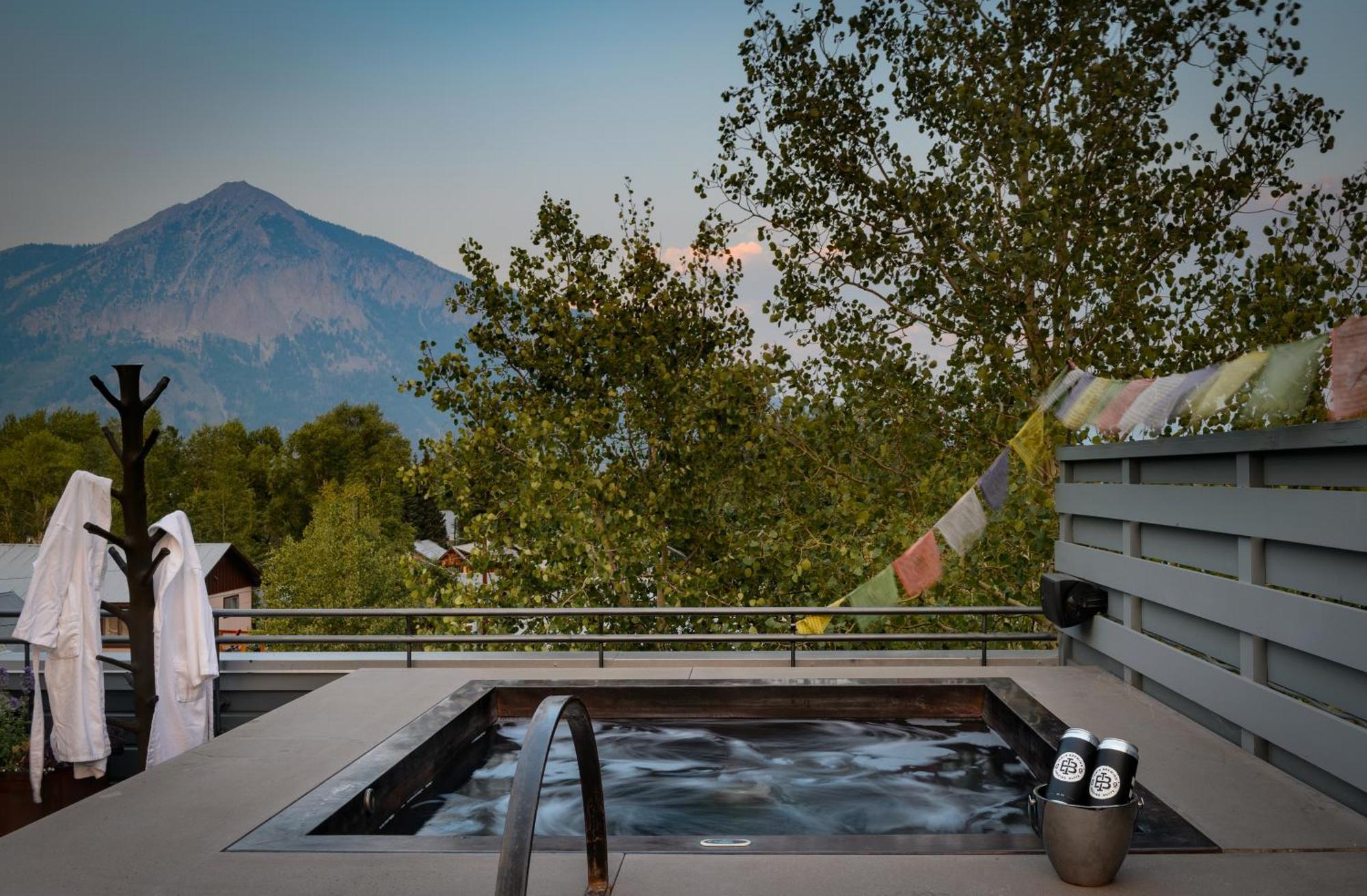 Eleven Scarp Ridge Lodge 마운트크레스티드부트 외부 사진