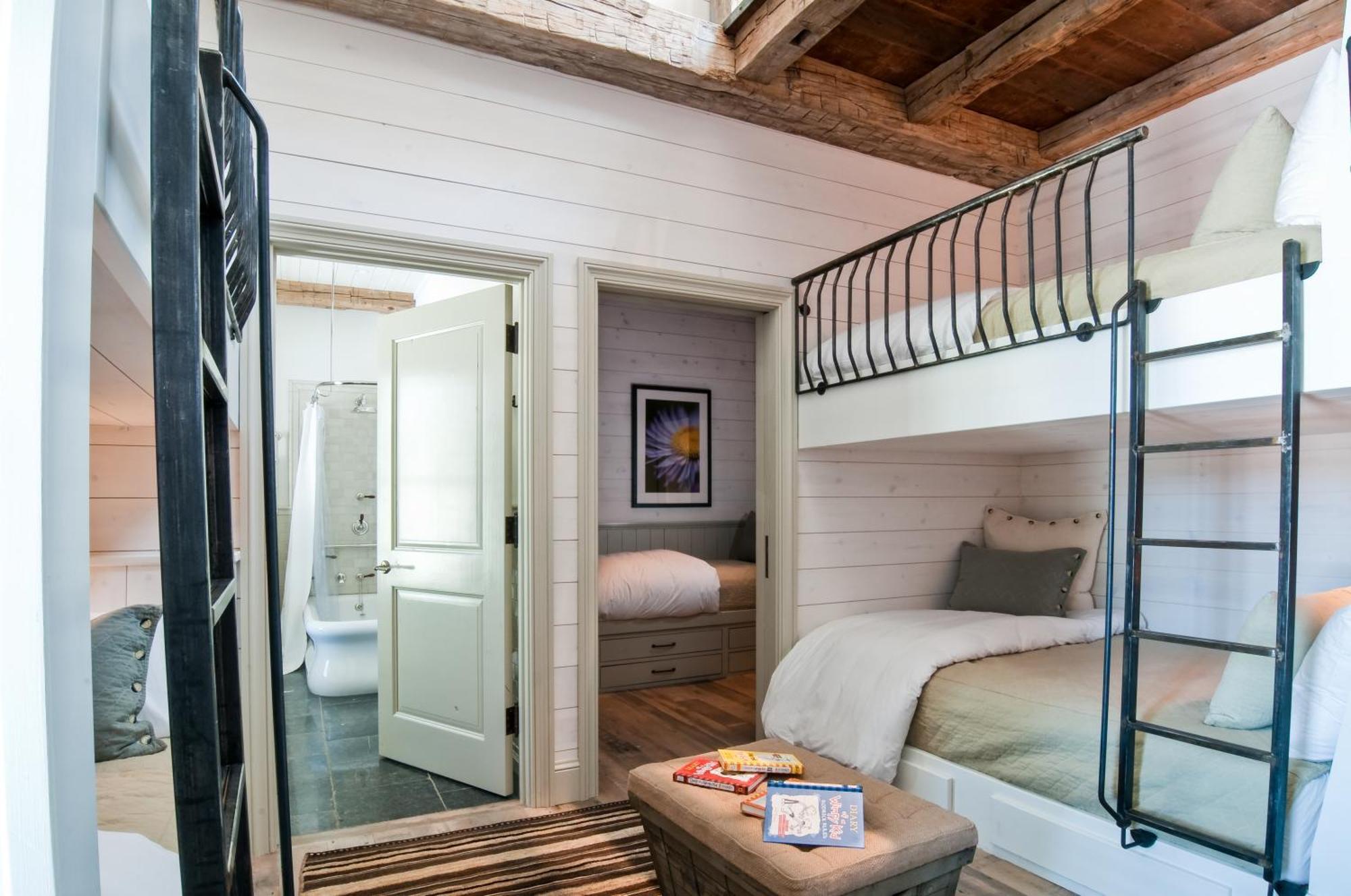 Eleven Scarp Ridge Lodge 마운트크레스티드부트 외부 사진